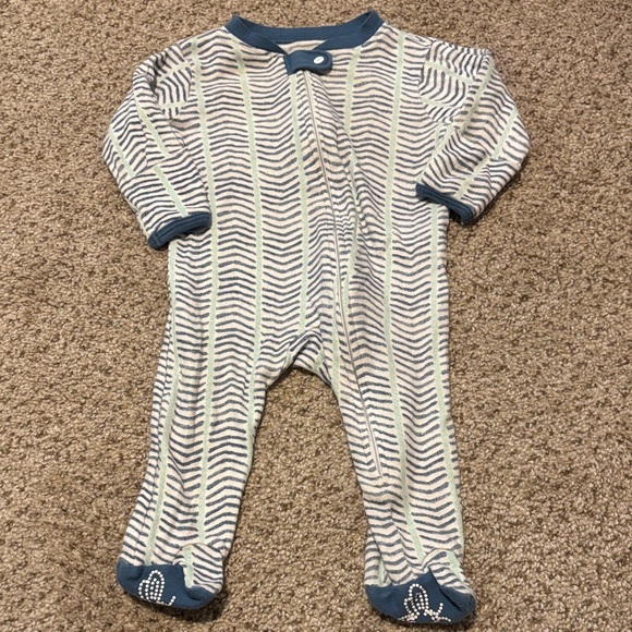 Burt's Bees Baby Other - Burt’s Bees Baby 100% Organic Cotton Blue Printed Sleeper Size 0-3 Months